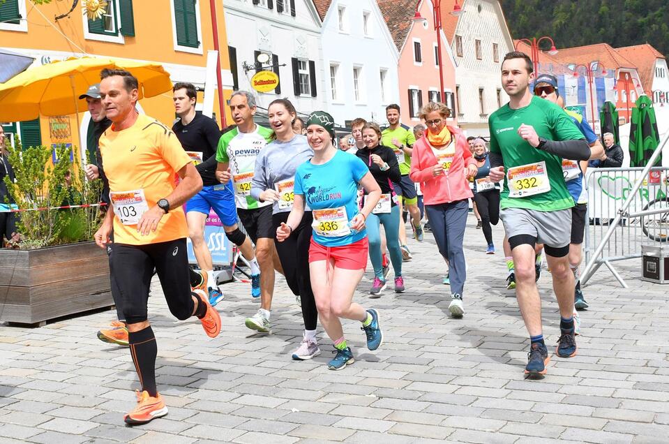 Stadtlauf am Hauptplatz | © WOKA
