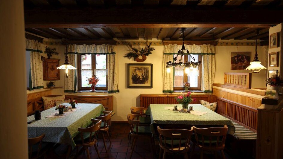 Gasthof Berndl, Altaussee, Gaststub | © Marianne Goertz