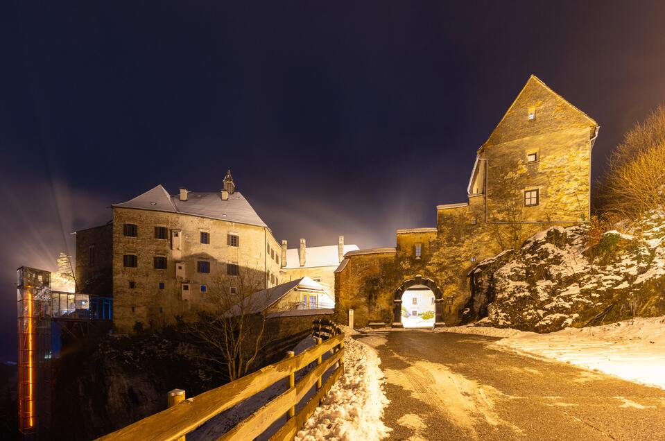 Tor zur Burg Rabenstein im Winter | © Region Graz-Harry Schiffer