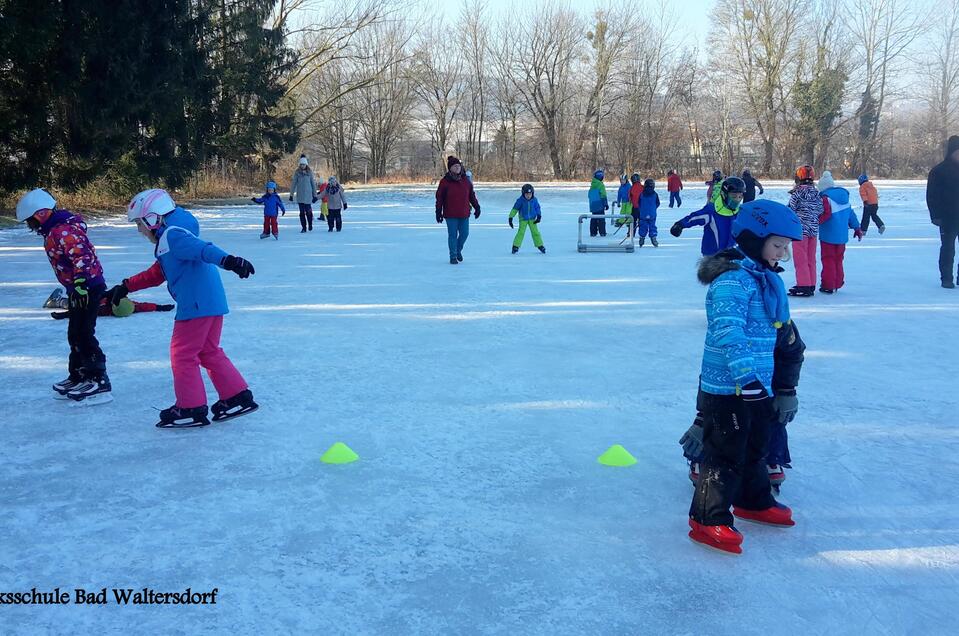 Eislaufen in Bad Waltersdorf | © Volksschule Bad Waltersdorf