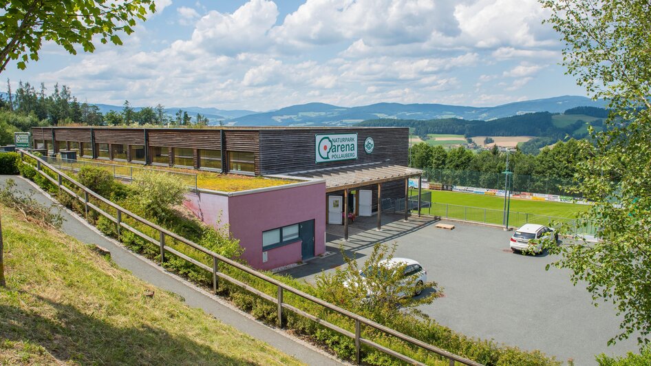Naturparkarena Parkplatz_Pöllauberg_Oststeiermark | © Helmut Schweighofer