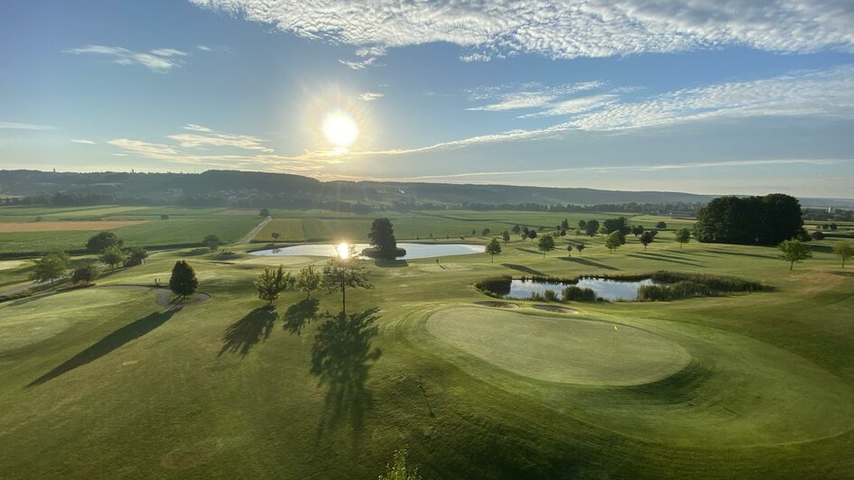 Flug über Golfplatz | © Kindermann-Schön