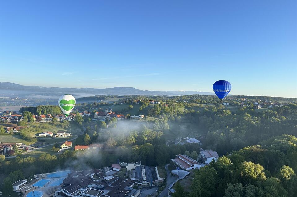 Ballonfahrt über der Heiltherme Bad Waltersdorf | A-Z Ballonfahrten Kindermann-Schön | © STG A-Z Ballonfahrten Kindermann-Schön KG - Impression #1 | © STG