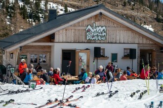 Die Almrauschhütte im Winter