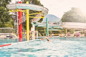 Rutschenspaß im Alpenbad | © Thomas Sattler