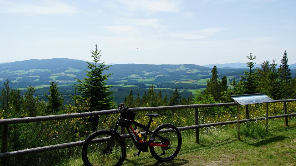 Fahrrad im Aussenbereich Arzberghütte_Oststeiermar | © Oststeiermark Tourismus