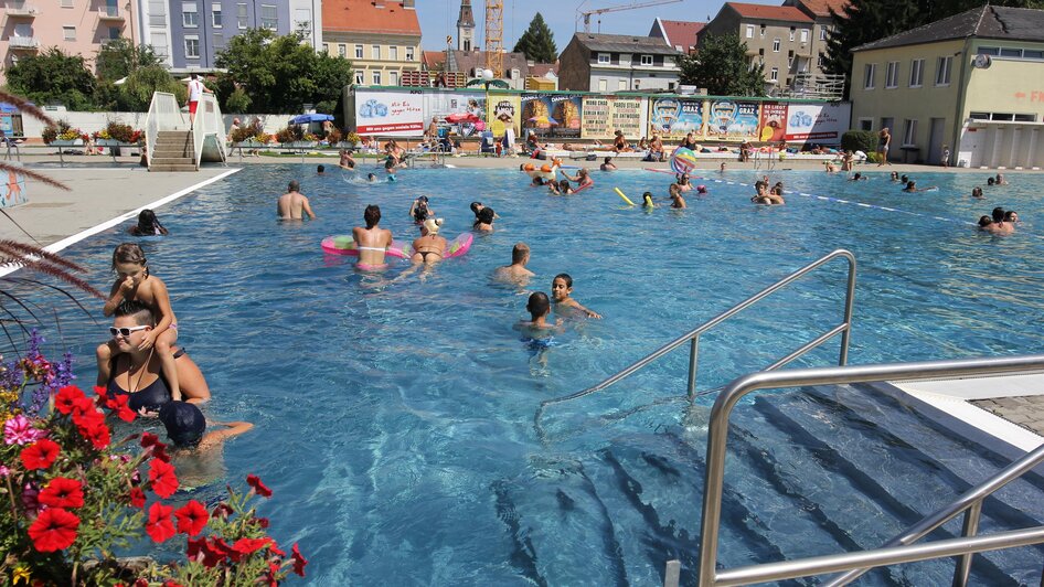 Sommervergnügen im Augartenbad Graz | © Holding Graz-Wiliam Holzer