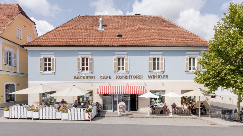 Bäckerei-Konditorei-Cafe außen | © Bäckerei-Konditorei-Café Winkler Bäckerei-Konditorei-Cafe außen | © Bäckerei-Konditorei-Café Winkler