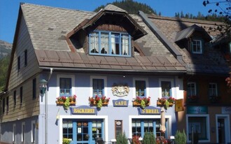 Bäckerei und Café s´Brezl | © Fam. Reisinger