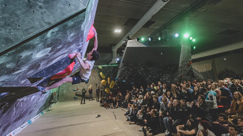 Boulder-Wettkampf im BLOC HOUSE Graz mit Publikum | © by AchimR