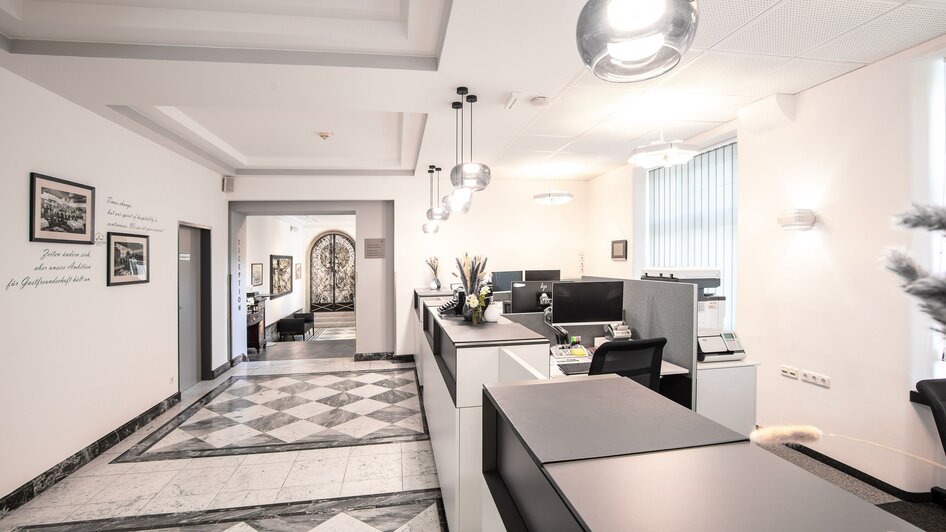 HOTEL BOEHLERSTERN_RECEPTION_EINGANG_0923_09-2