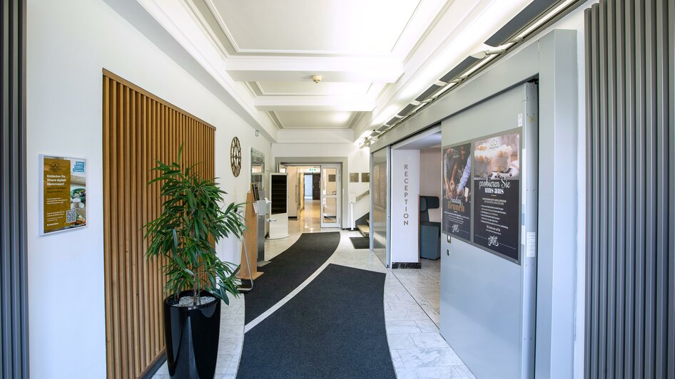 HOTEL BOEHLERSTERN_RECEPTION_EINGANG_0923_17-2