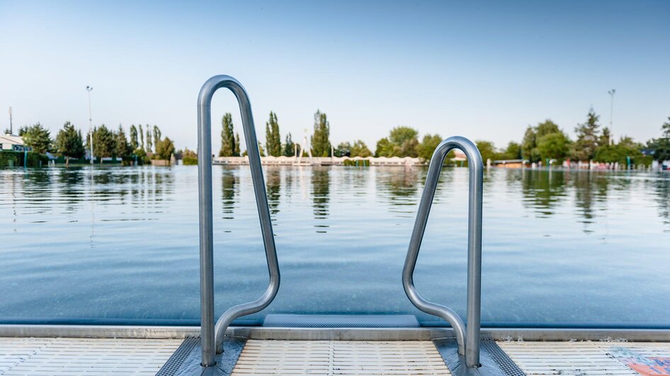 Einstieg ins Naturbad Straßgang in Graz | © Holding Graz - Joel Kernasenko