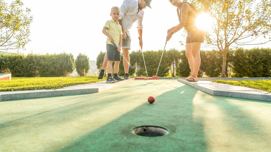 Minigolfclub | © Lipizzanerheimat_Die Abbilderei