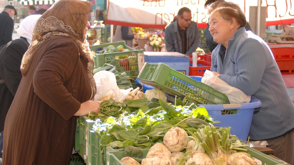 Bauernmarkt am Lendplatz - Persönlicher Verkauf | © Graz Tourismus - icegirl