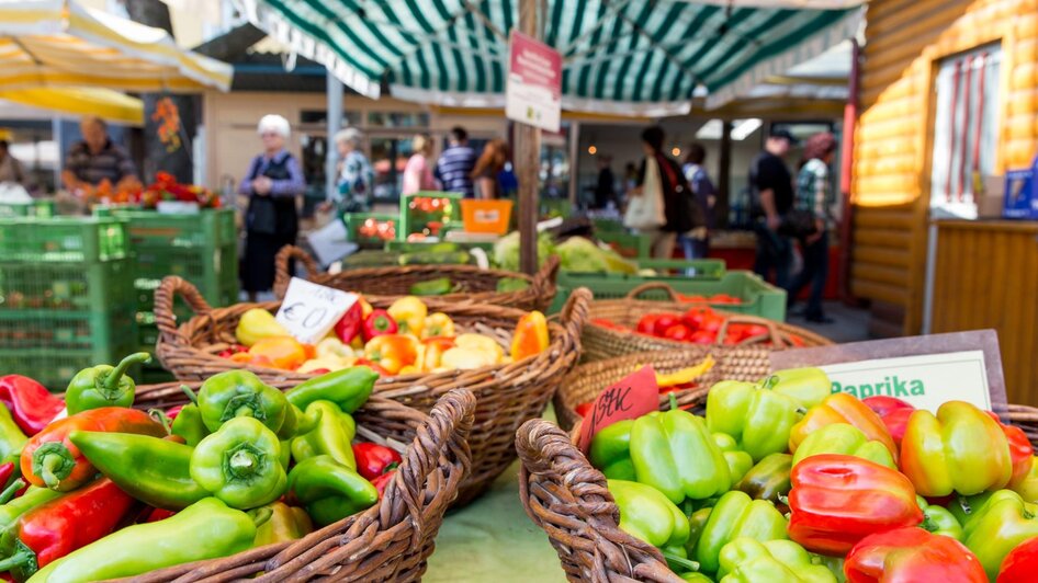 Bauernmarkt am Lendplatz - Bunte Paprika | © Graz Tourismus - Harry Schiffer
