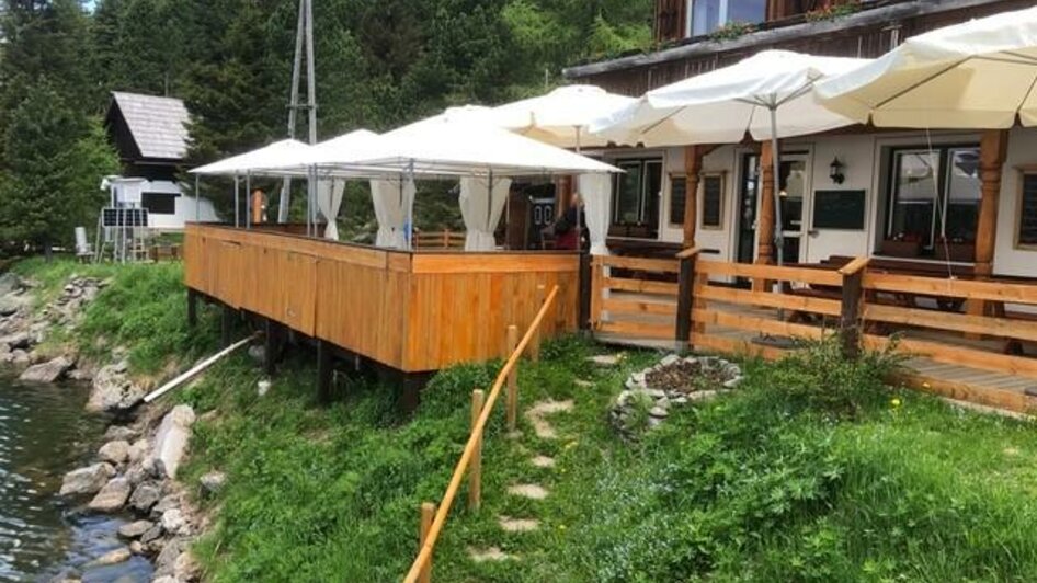 Terrasse im Sommer | © Familie Müller-Elmau