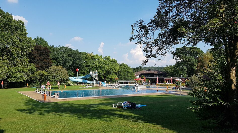 Erlebnisbad Pöllau_Blick auf Freibad_Oststeiermark | © Tourismusverband Oststeiermark