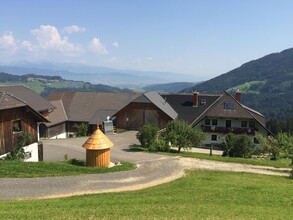 Schirkhof-Ansicht1-Murtal-Steiermark | © Bio- Bauernhof Schirkhof