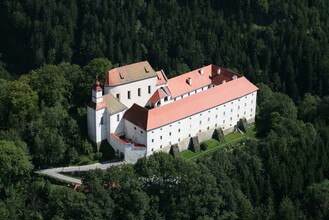 Burg Festenburg_Luftansicht_Oststeiermark | © Burg Festenburg