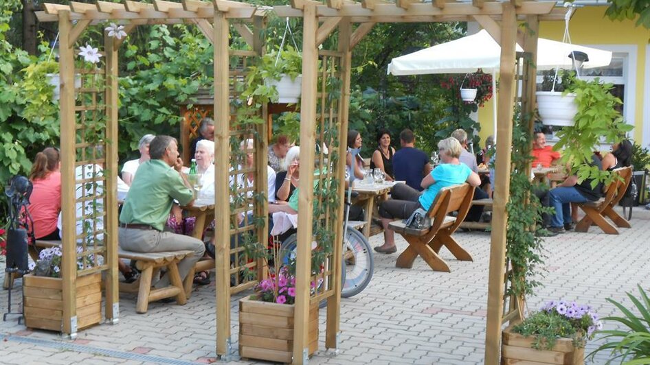 Gastgarten | © Familie Oswald | Weingut Oswald vlg. Spitzlgodi