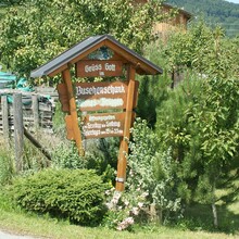 Buschenschank Krones-Brugger_entrance sign_Eastern Styria | © Buschenschank Krones-Brugger