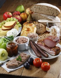 Buschenschank Schirnhofer_Snack_Eastern Styria | Bernhard Bergmann | © Tourismusverband Oststeiermark