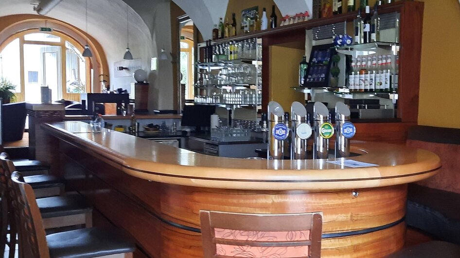 Bar | Gabi Liebchen | © Café-Pub Schwarzer Adler Bar | © Café-Pub Schwarzer Adler
