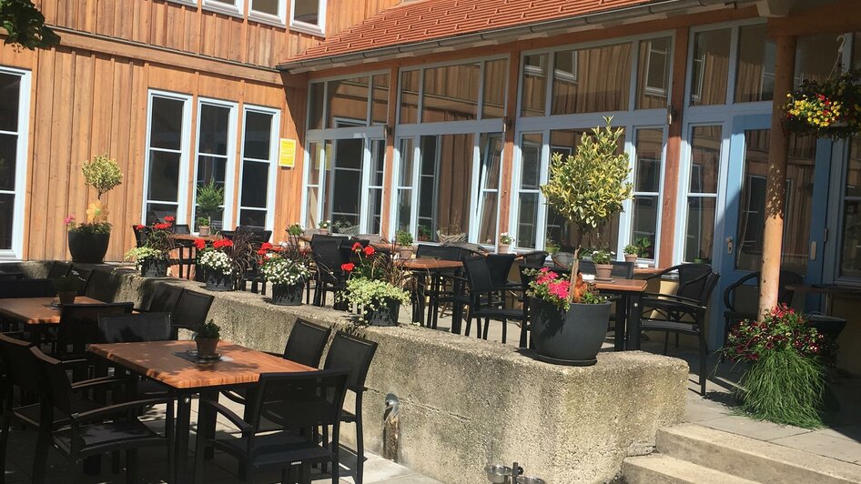 JUFA-Seckau-Terrasse-Murtal-Steiermark | © JUFA Hotels