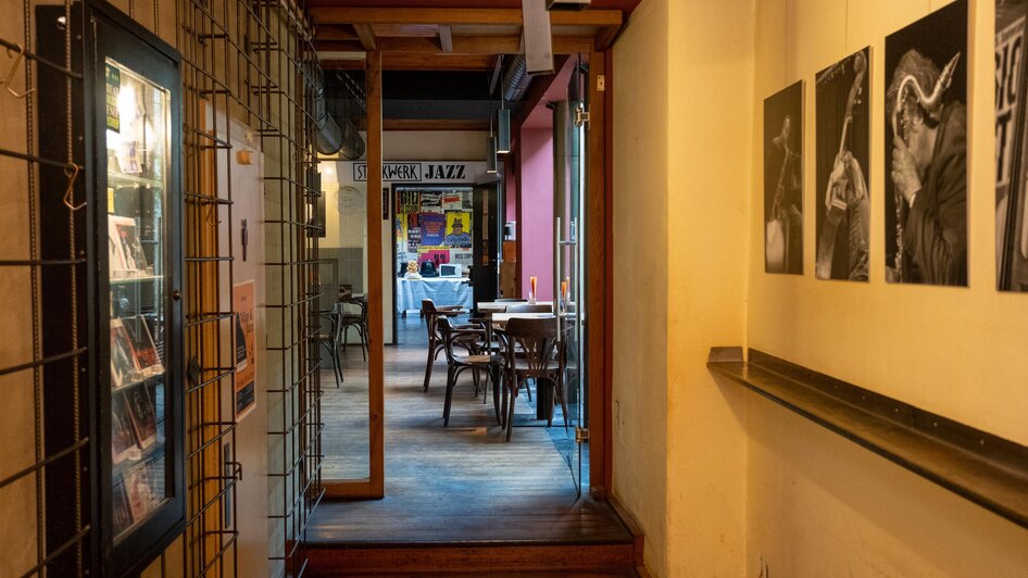 Cafe Stockwerk - Jazzflair im Eingangsbereich | © Cafe Stockwerk - N.Popp