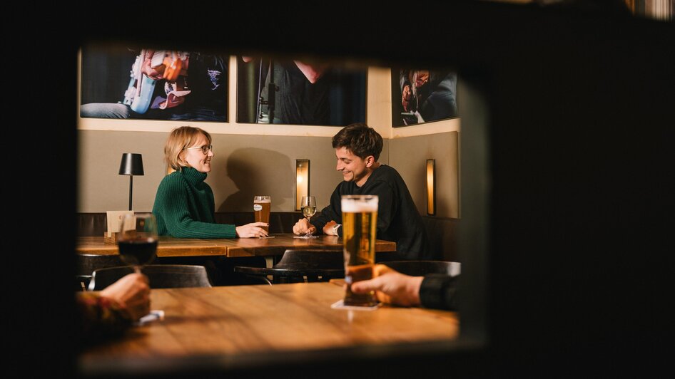 Cafe Stockwerk -  Begegnung bei Bier & Wein | © Cafe Stockwerk - G.Obetzhofer