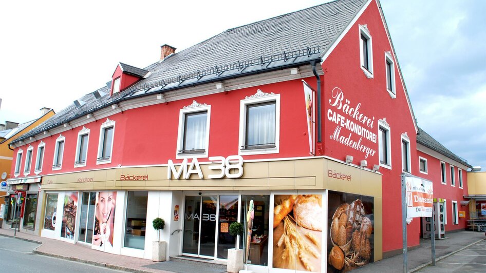 Madenberger-Außenansicht-Murtal-Steiermark | © Café, Bäckerei und Konditorei Madenberger