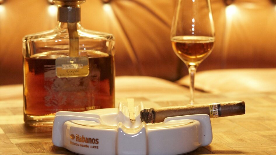 Cohibar - Cognac und Zigarre | © Cohibar