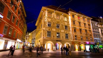 Luegghaus bei Nacht in der Grazer Altstadt | © Graz Tourismus-Werner Krug