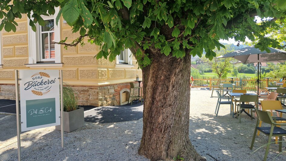 Dorf Cafe_ Gastgarten_Oststeiermark