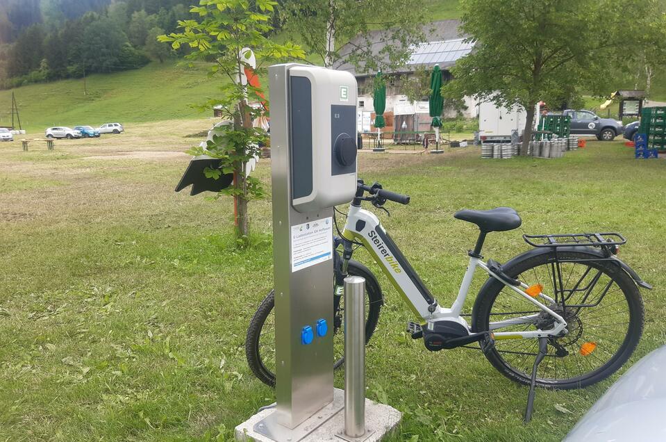 E-Bike Charging Station Gasthaus Hofbauer - Impression #1 | © Tourismusverband Oststeiermark