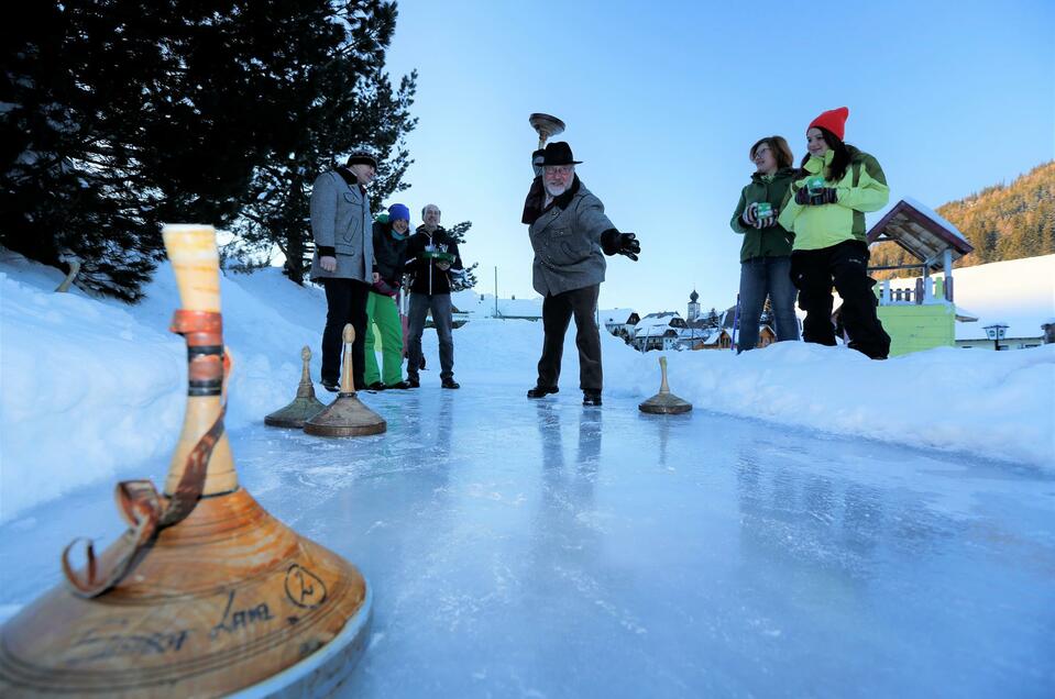 Ice / asphalt curling Alpenhotel Lanz - Impression #1 | © Alpenhotel Lanz