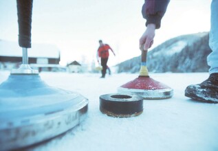 Eislaufen am Freizeitsee_Eisstock_Oststeiermark | © Seegasthof Breineder