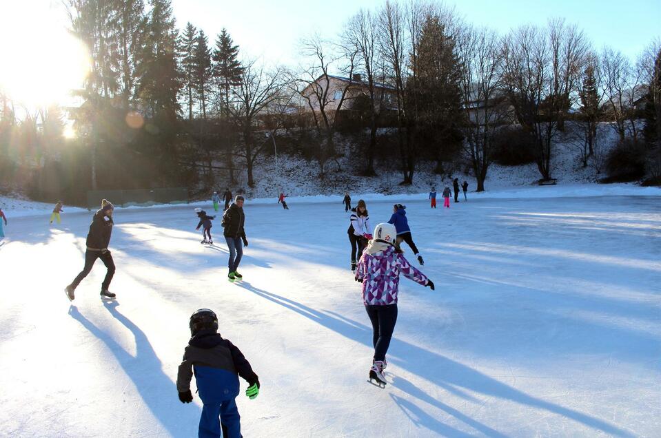 Ice skating in the Center of Pöls-Oberkurzheim - Impression #1 | © Eislaufplatz Marktgemeinde Pöls-Oberkurzheim