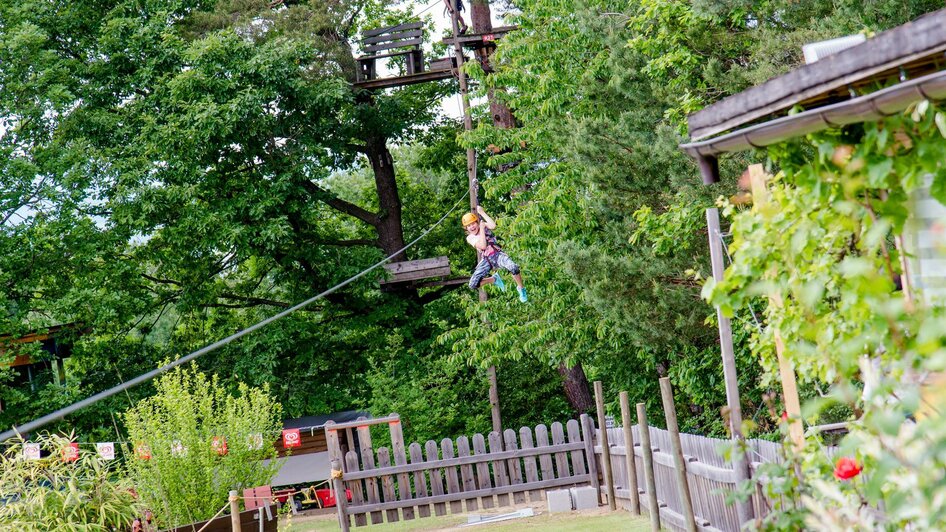 Flying im Kletterpark@Mias Photoart | © Mias Photoart