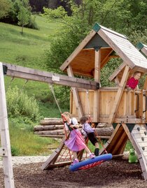 Spielplatz Narzissendorf Zloam Spielturm | © Narzissendorf Zloam, www.zloam.at | Narzissendorf Zloam, www.zloam.at | © Narzissendorf Zloam, www.zloam.at