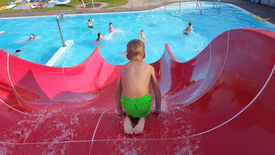 Rutsche im Familienfreibad in Friedberg | © Stadtgemeinde Friedberg