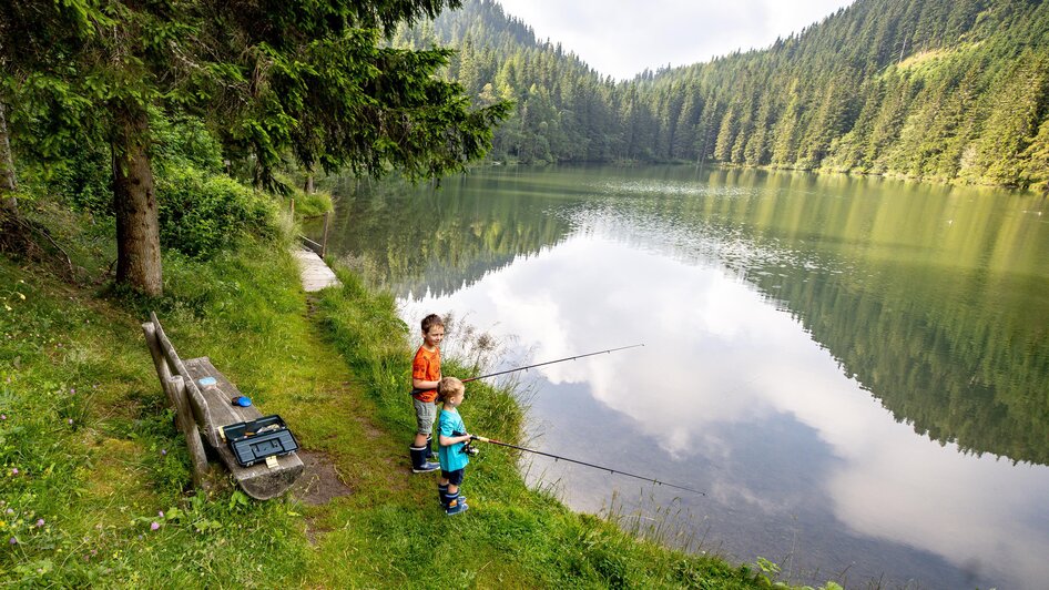 Kinder fischen | © TV Murau, Tom Lamm