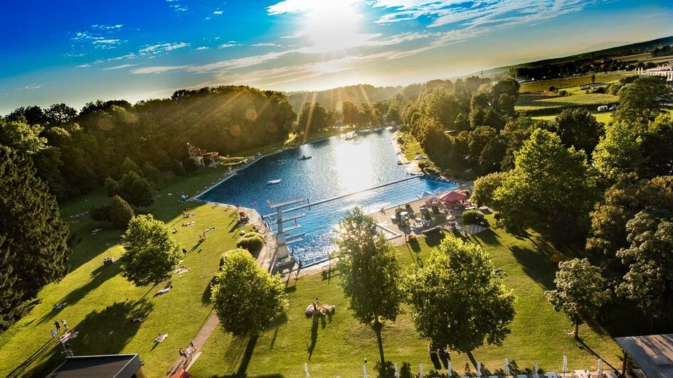 Freibad Fürstenfeld - Übersicht | © Tourismusverband Thermen- & Vulkanland