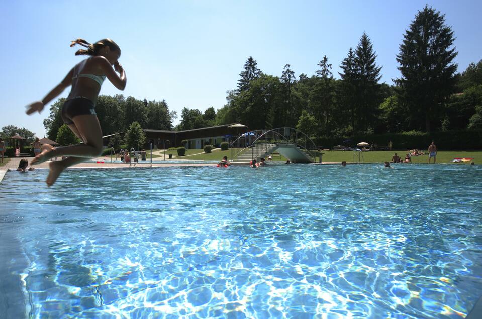 Outdoorpool "Wald- und Sonnenbad" - Impression #1 | © Bergmann