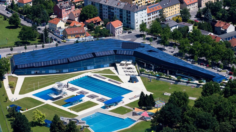 Blick auf das 25-Meter-Sportbecken in der Auster G | © Graz Tourismus-Harry Schiffer