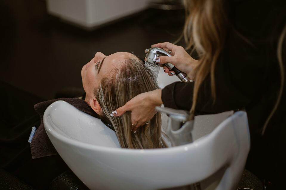 Friseur Christa - Impression #1 | © Unsplash_ Lindsay Cash
