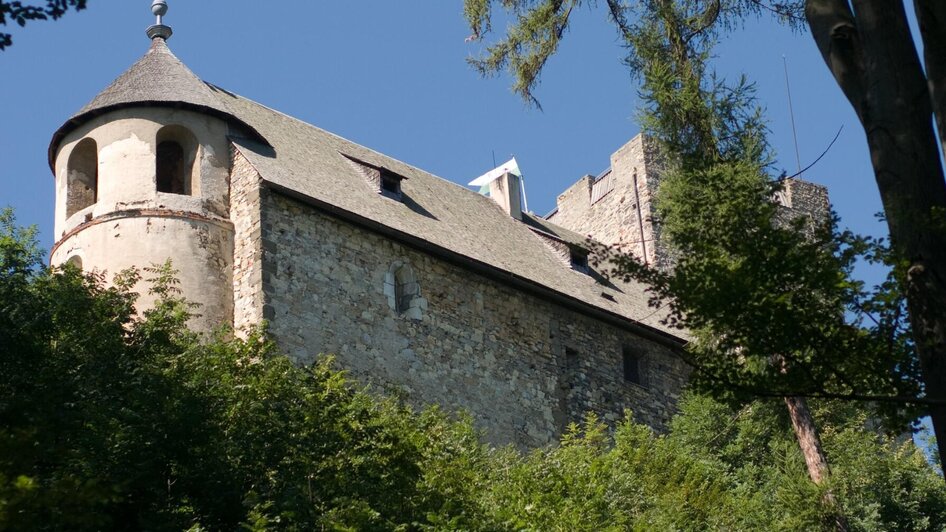 Burgruine Gösting bei Graz im Wald | © Region Graz-Hans Wiesenhofer
