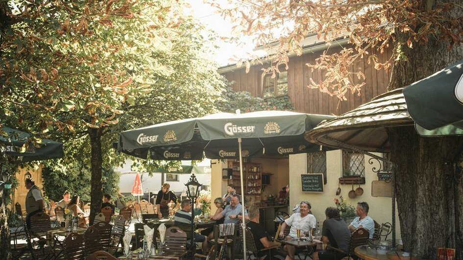 Schattiger Gastgarten | © Stefan Leitner