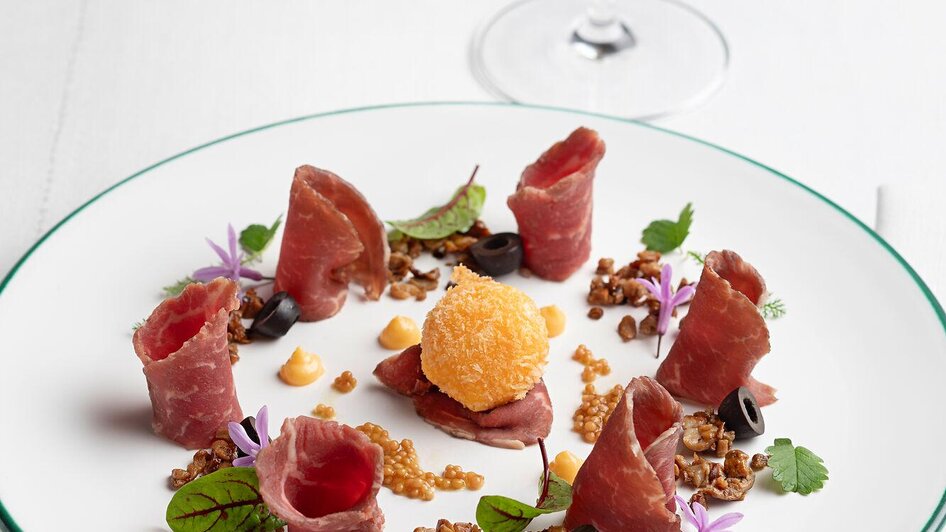 Rind mit Eigelb | MAYER MIT HUT | © TAUROA GmbH Rind mit Eigelb | © TAUROA GmbH